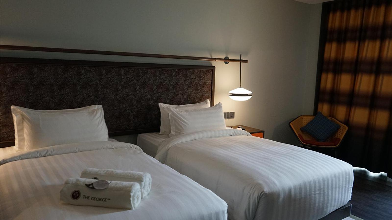Hotel The George Penang By The Crest Collection George Town Exterior foto Deluxe Room
