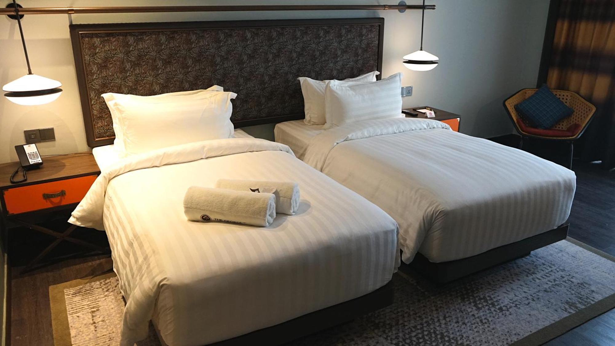 Hotel The George Penang By The Crest Collection George Town Exterior foto Two single beds